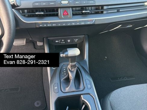 Used 2025 Kia K4 LXS image 20