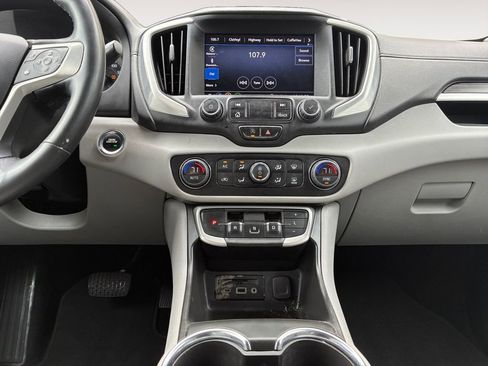 Used 2023 GMC Terrain SLT w/ Infotainment Package II FWD image 11