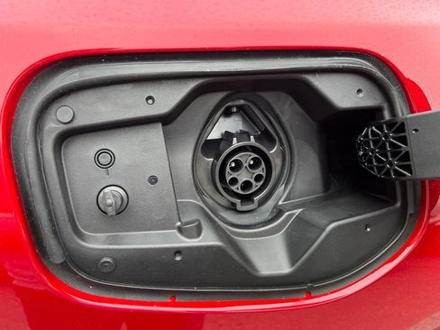 New 2026 Toyota Prius Plug-In Hybrid FWD image 8