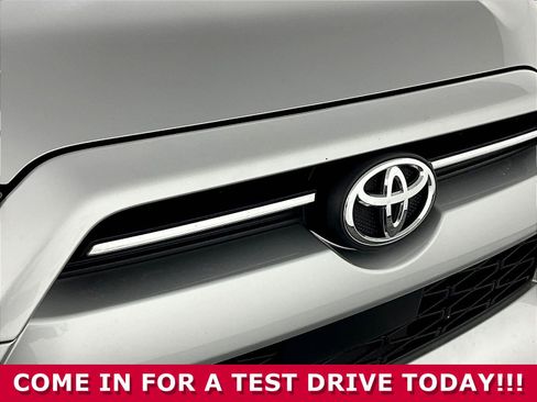 Used 2024 Toyota 4Runner SR5 Premium AWD/4WD image 32