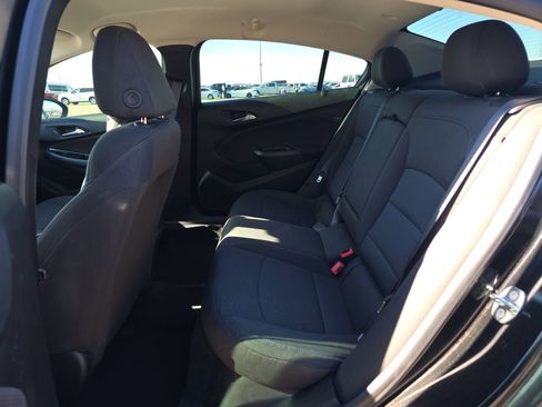 Used 2018 Chevrolet Cruze LT w/ Convenience Package image 19