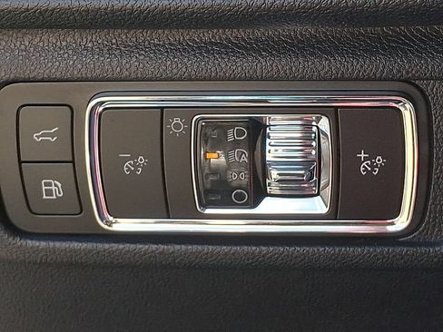 Used 2025 Lincoln Corsair Grand Touring w/ Equipment Group 301A AWD/4WD image 23