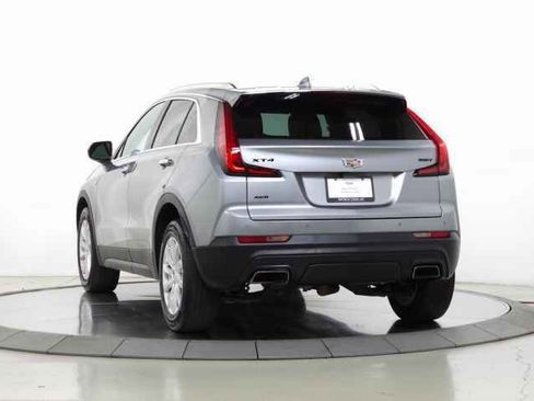 Used 2023 Cadillac XT4 Luxury w/ Cold Weather Package image 3