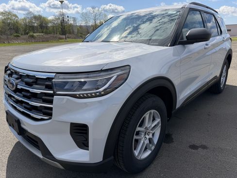 New 2026 Ford Explorer Active AWD/4WD image 4