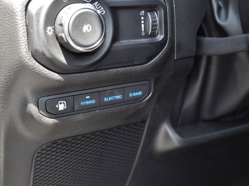 Used 2023 Jeep Wrangler Unlimited Sahara w/ Cold Weather Group AWD/4WD image 19