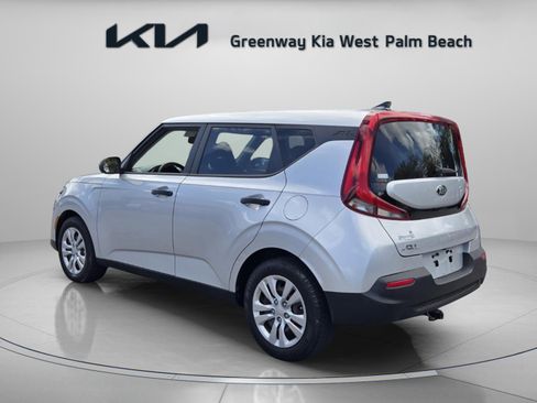 Used 2021 Kia Soul LX image 5