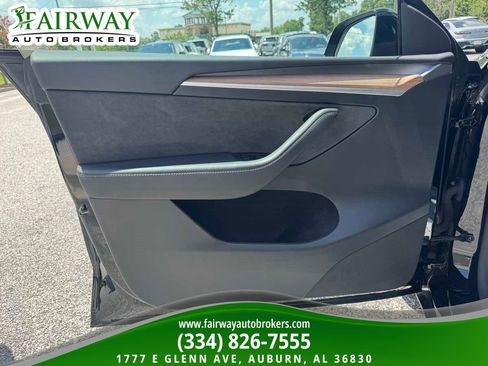 Used 2024 Tesla Model Y Long Range AWD/4WD image 24