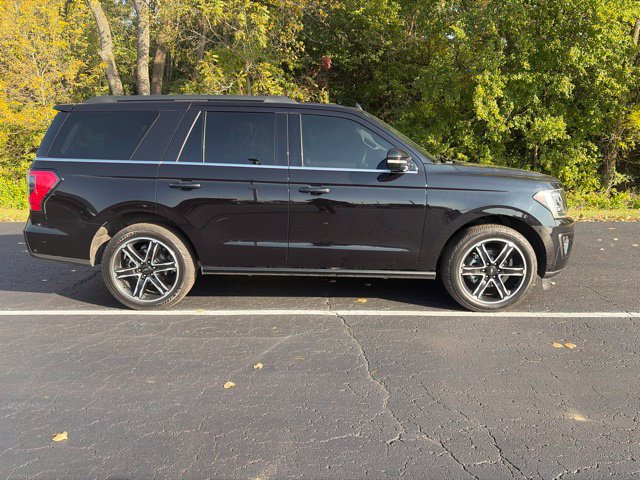 Used 2019 Ford Expedition Limited w/ Equipment Group 303A AWD/4WD image 8