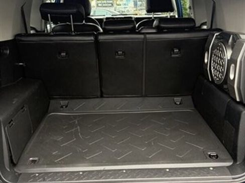 Used 2007 Toyota FJ Cruiser 4WD image 11