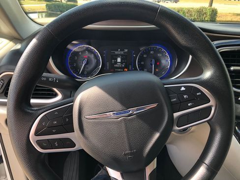 Used 2021 Chrysler Voyager LX image 25