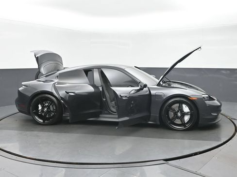 Used 2020 Porsche Taycan 4S AWD/4WD image 40
