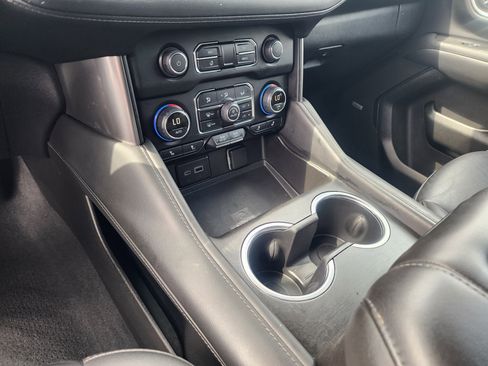 Used 2024 Chevrolet Suburban LT image 34