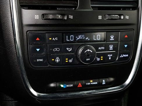 Used 2017 Dodge Grand Caravan GT image 17