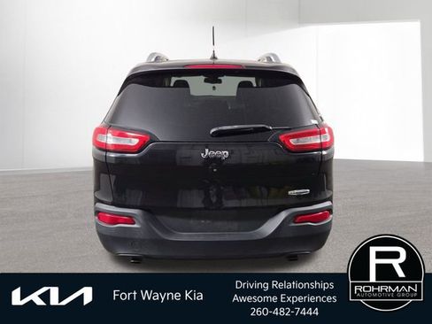 Used 2014 Jeep Cherokee Latitude w/ Comfort/Convenience Group FWD image 9