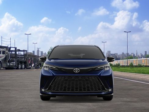 New 2026 Toyota Sienna XSE image 17