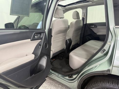 Used 2015 Subaru Forester 2.5i Limited AWD/4WD image 34