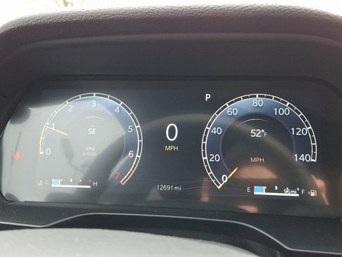 Used 2024 Jeep Grand Cherokee Altitude image 19