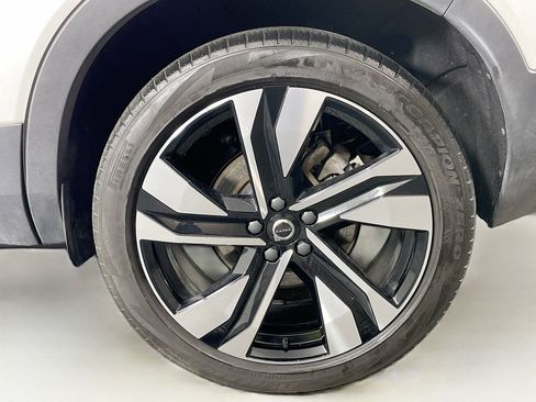 Used 2023 Volvo XC40 B5 Plus w/ Climate Package image 11