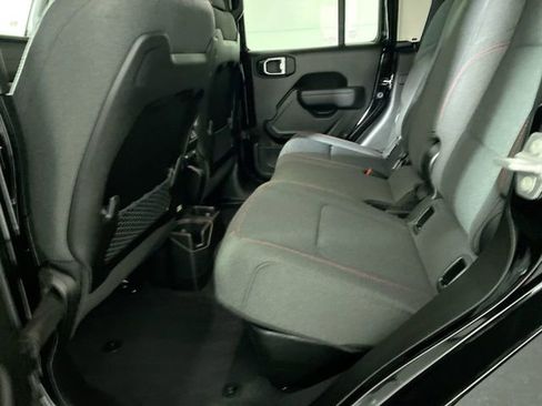 Used 2025 Jeep Gladiator Rubicon w/ Convenience Group image 21