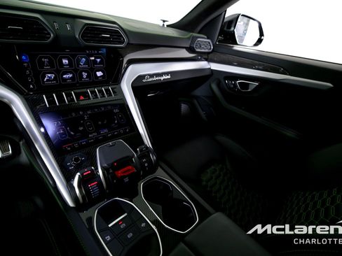 Used 2020 Lamborghini Urus image 15