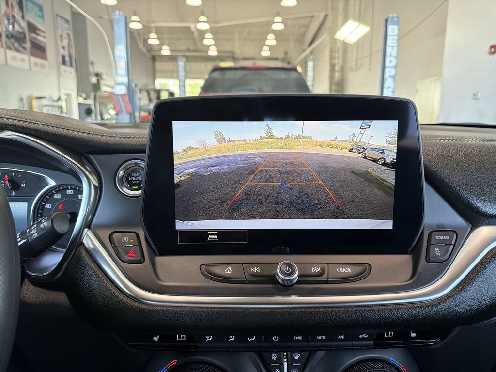 Certified 2025 Chevrolet Blazer LT FWD image 15