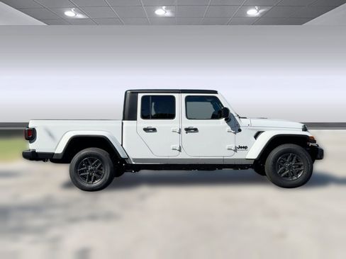 New 2025 Jeep Gladiator Sport image 8
