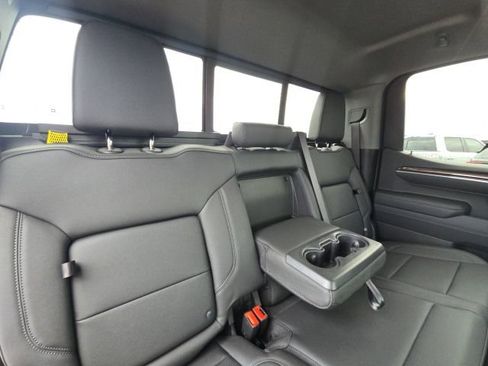 Used 2025 Chevrolet Silverado 1500 LT Trail Boss w/ Convenience Package II image 17