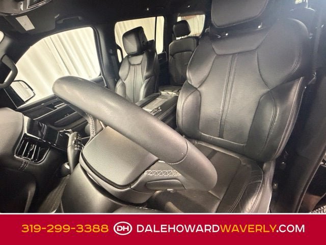 Used 2022 Jeep Wagoneer Series II w/ Rear Seat Video Group 1 AWD/4WD image 5