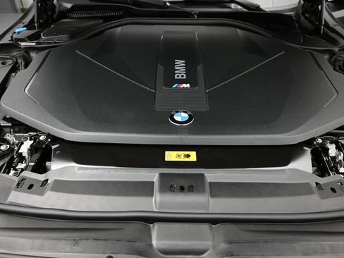 Used 2025 BMW i5 eDrive40i w/ Premium Package RWD image 24