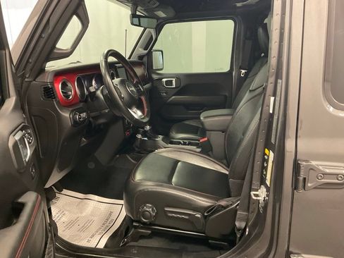 Used 2022 Jeep Gladiator Rubicon w/ Cold Weather Group AWD/4WD image 4