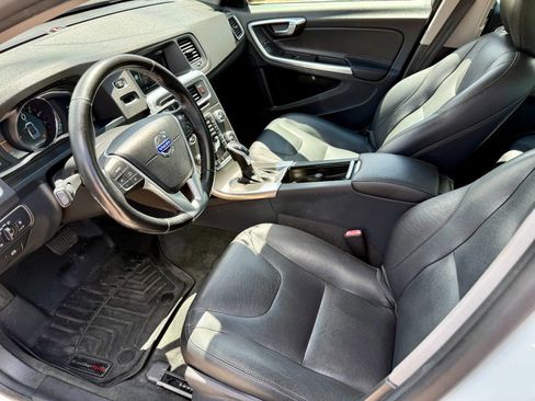 Used 2016 Volvo S60 T5 Premier image 12