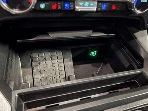 Used 2024 Ford F250 Platinum image 13