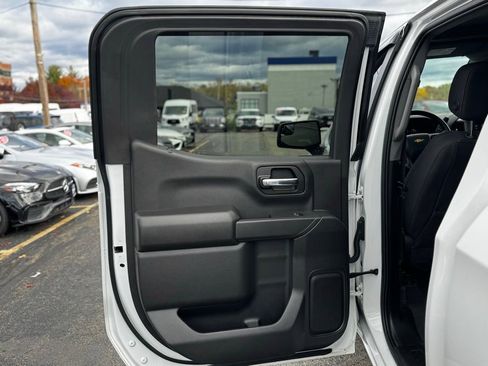 Used 2024 Chevrolet Silverado 1500 Custom image 7