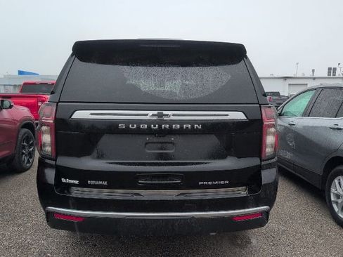 Used 2023 Chevrolet Suburban Premier w/ Premium Package image 5