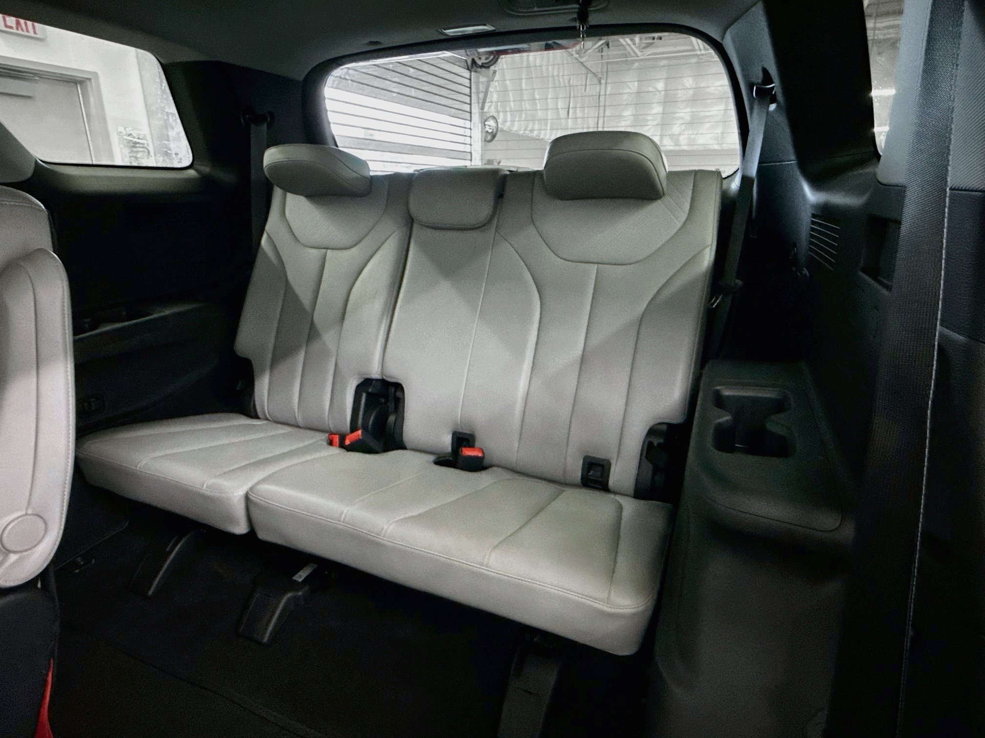 Used 2025 Hyundai Palisade SEL FWD image 30