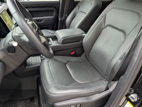 Used 2024 Land Rover Defender 130 S image 5