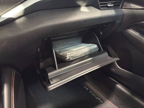 Used 2024 Nissan Altima 2.5 SR w/ SR Premium Package image 13