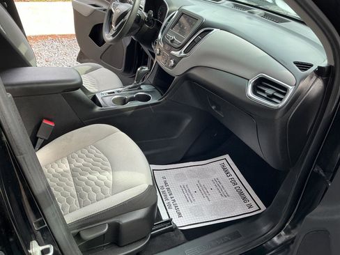 Used 2020 Chevrolet Equinox LS image 21