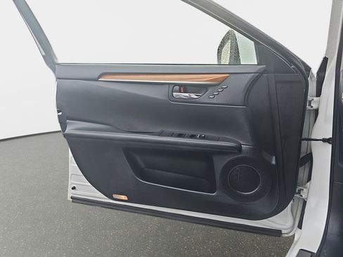 Used 2014 Lexus ES 300h 300h w/ Premium Package w/Bamboo Trim image 33