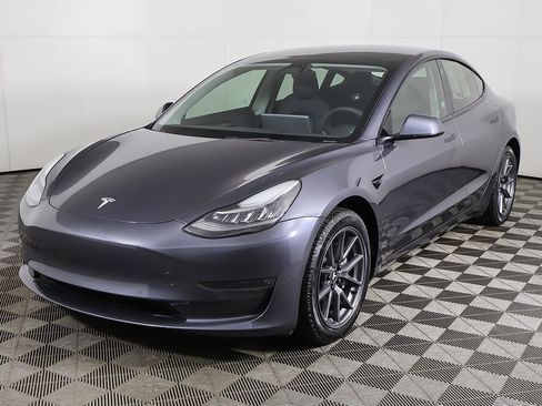 Used 2022 Tesla Model 3 Long Range image 9