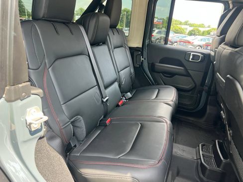 Used 2026 Jeep Wrangler Unlimited Rubicon w/ Safety Group AWD/4WD image 31