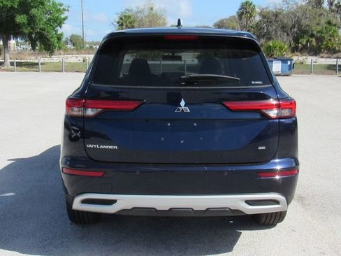 Used 2023 Mitsubishi Outlander SE image 4