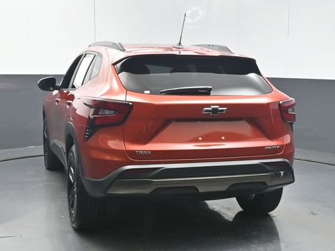 Used 2024 Chevrolet Trax ACTIV w/ Sunroof Package image 6