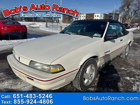 Used 1992 Pontiac Sunbird SE image 1