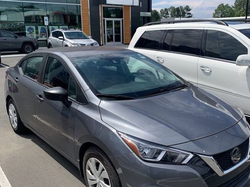 Used 2021 Nissan Versa S FWD image 11