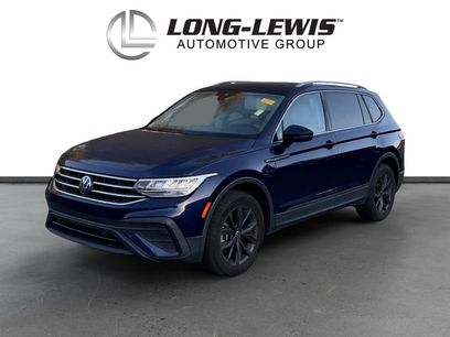 Used 2022 Volkswagen Tiguan SE w/ Panoramic Sunroof Package