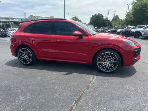Used 2021 Porsche Cayenne GTS AWD/4WD image 2