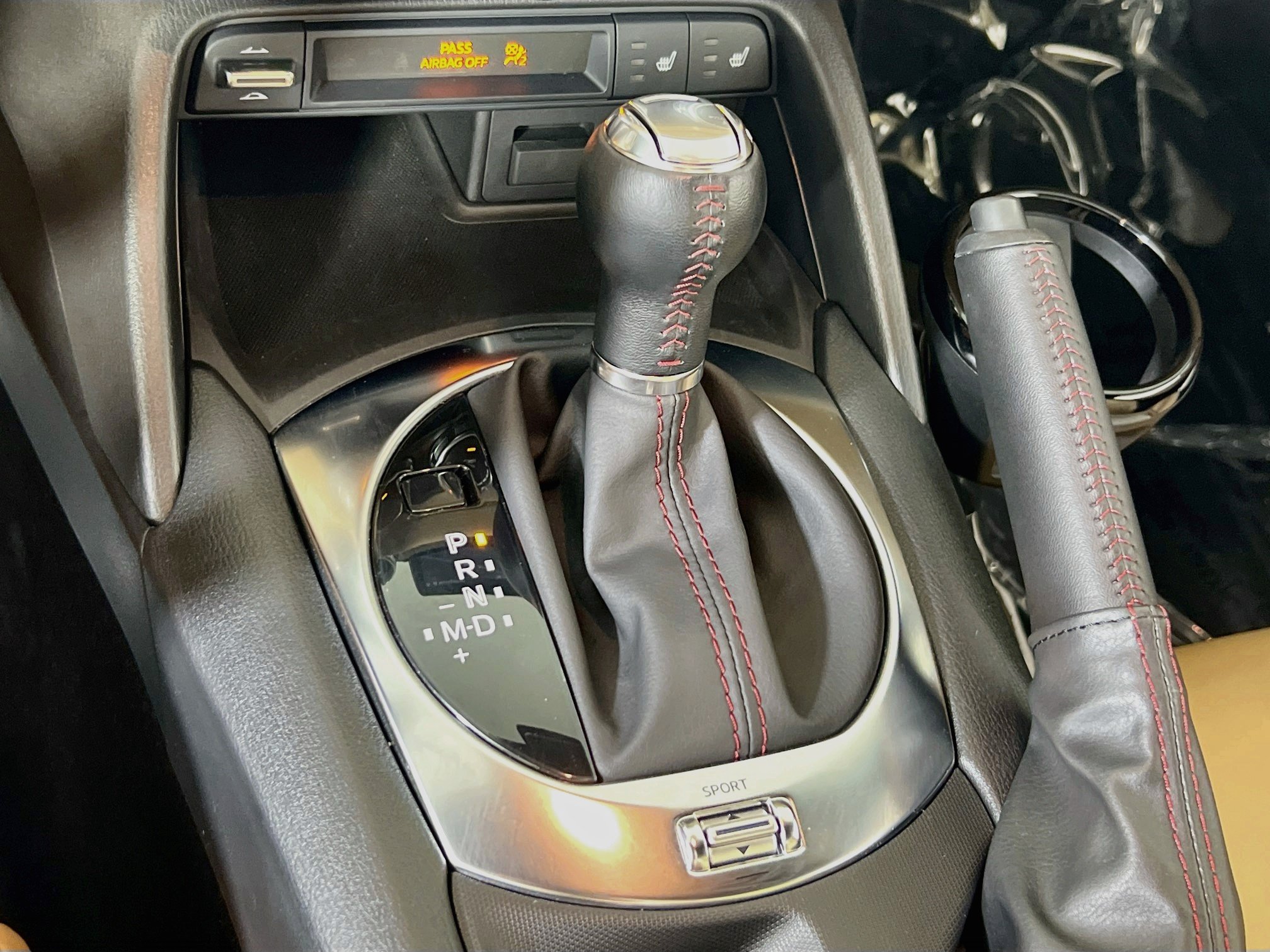 Used 2019 MAZDA MX-5 Miata RF Grand Touring RWD image 17