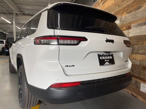 New 2025 Jeep Grand Cherokee L Limited w/ Black Appearance Package image 21