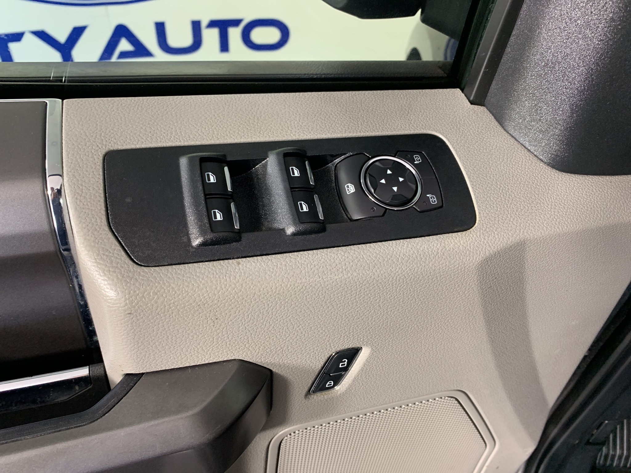 Used 2020 Ford F150 XLT w/ Equipment Group 302A Luxury AWD/4WD image 13